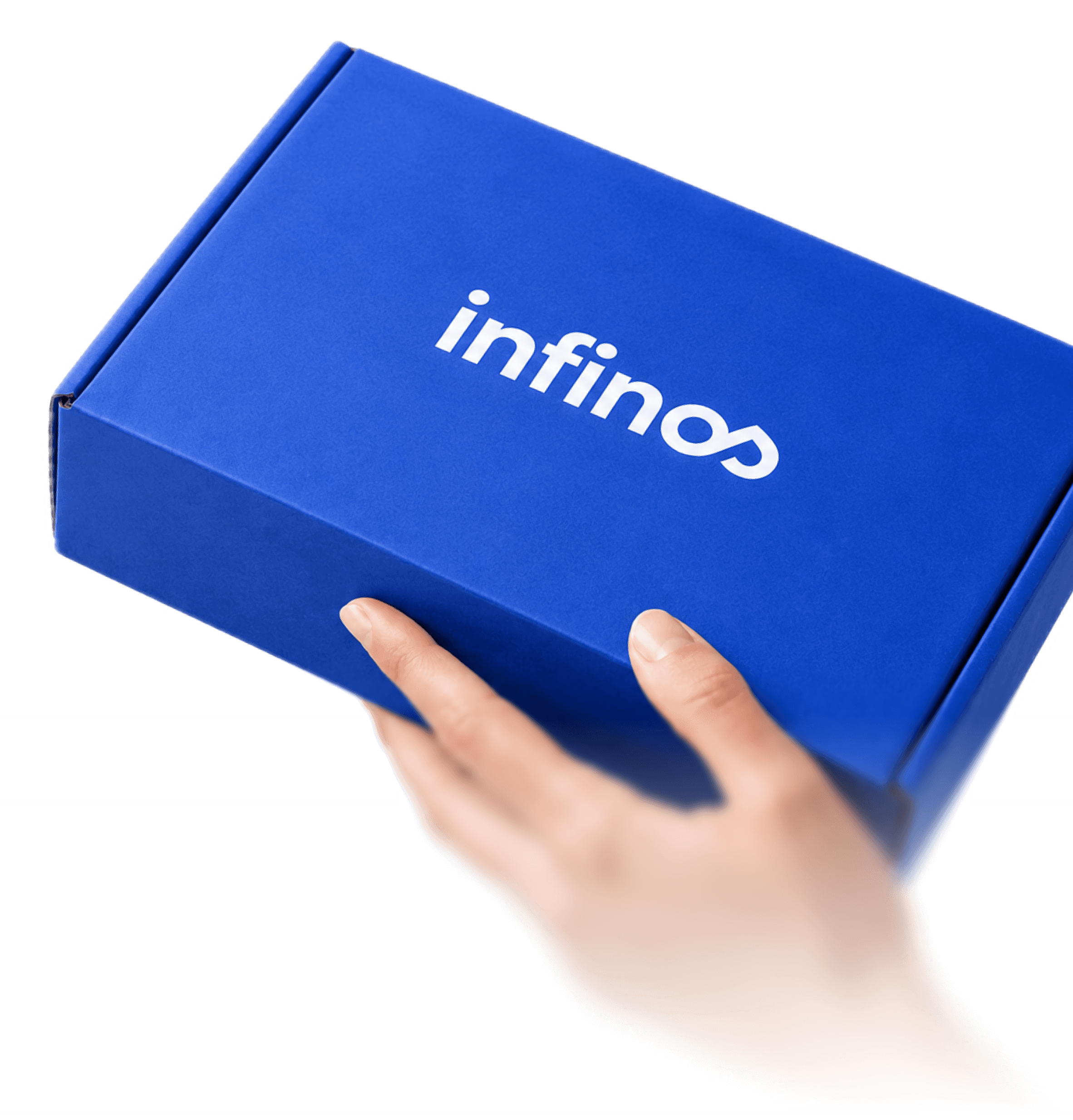 Hand hält eine blaue Infinos-Verpackung